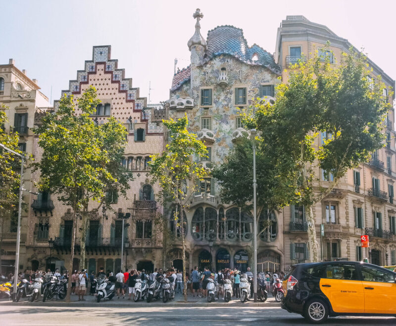 BARCELONA TRAVEL TIPS: 16 THINGS WE WISH WE KNEW BEFORE TRAVELING TO ...